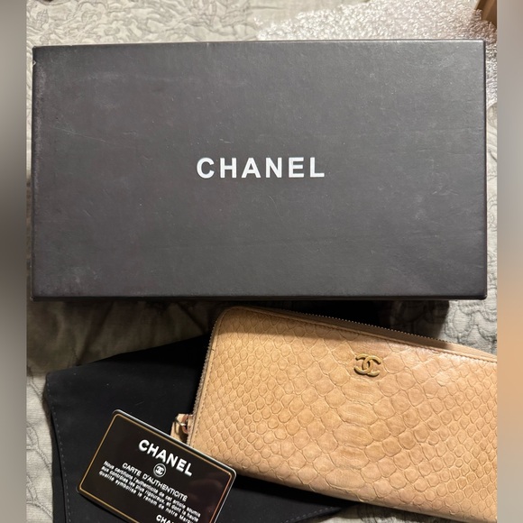 Chanel python zipper wallet - Picture 1 of 8